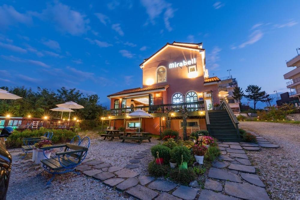 Gangneung Mirabell Spa Pension Экстерьер фото