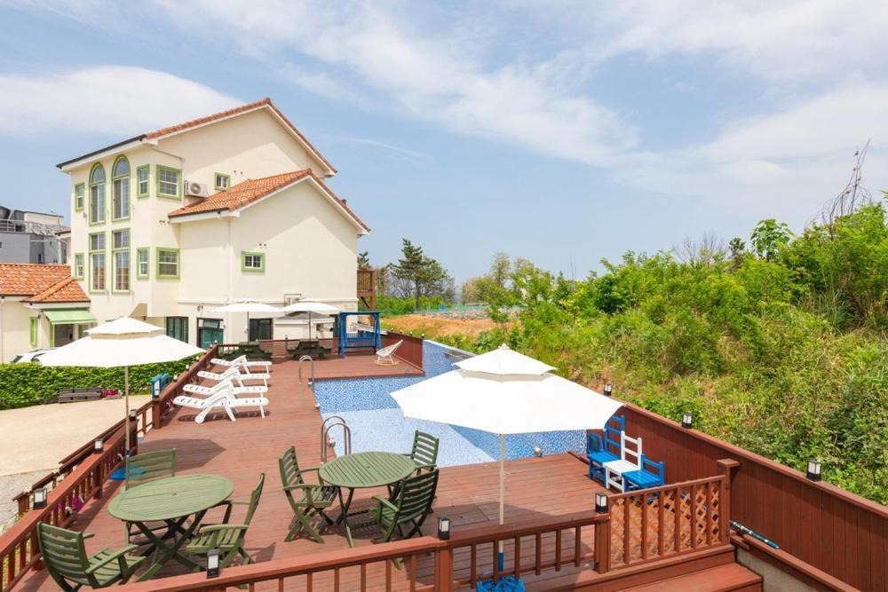 Gangneung Mirabell Spa Pension Экстерьер фото